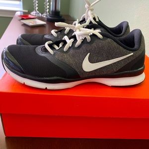 Nike Trainers! Size 7.5 Excellent Condition.